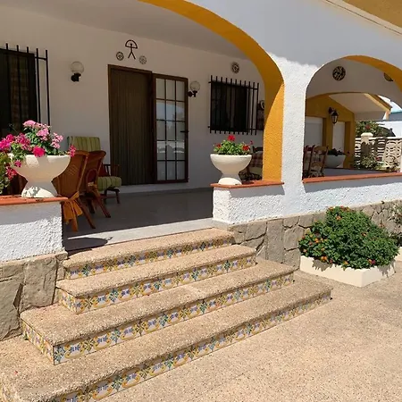 Con Piscina De Oliva Casa vacanze *